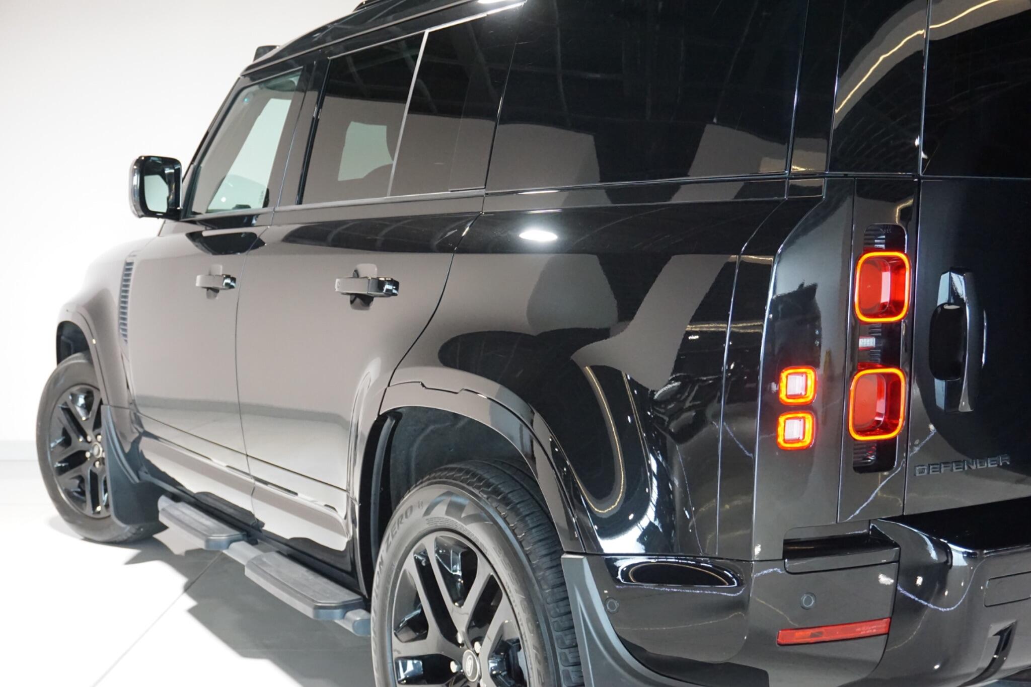Land Rover Defender 110 3.0 D250 MHEV S Hard Top SUV 5dr Diesel Auto 4WD MWB Euro 6 (s/s) (250 ps)